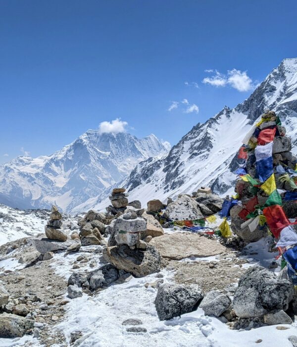 Where is Mount Manslu Located