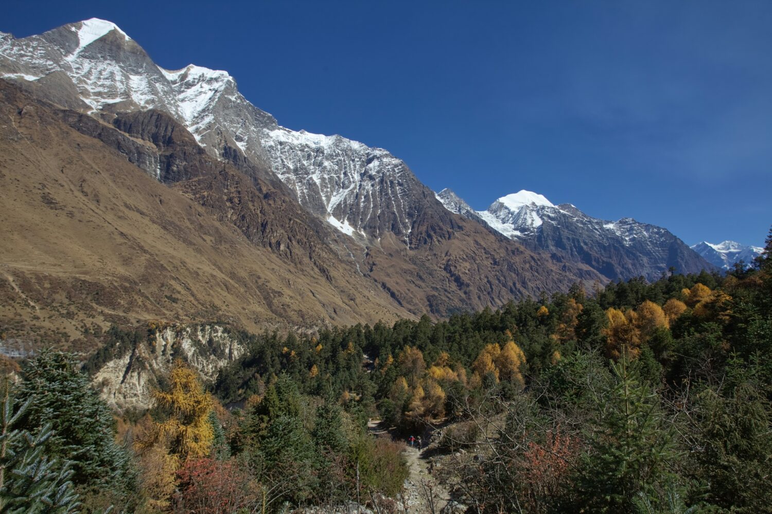 From Samagaun way to Manaslu Circuit Trek